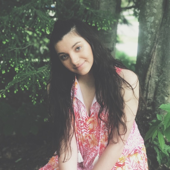 Meet your Posher, Taylor - Picture 1 of 1